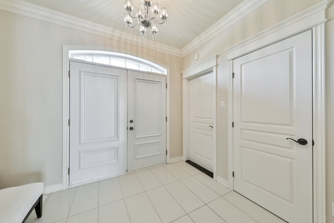 House in Blainville, Quebec, Canada 5 - 18396668