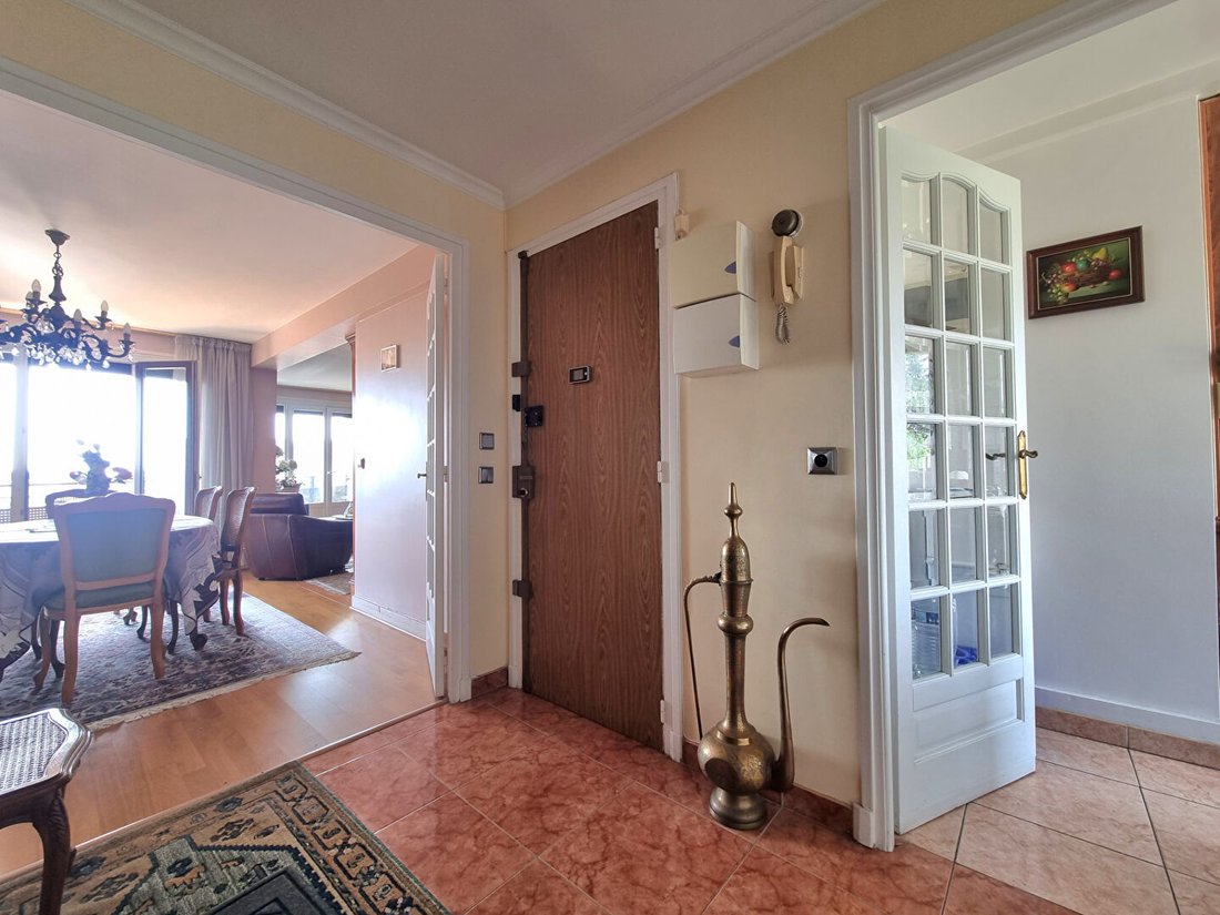 Apartment in Fontenay-sous-Bois, Ile-de-France, France 5 - 18316149