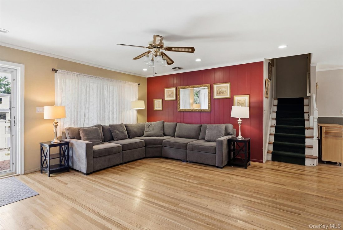 House in Seaford, New York, United States 4 - 18393709
