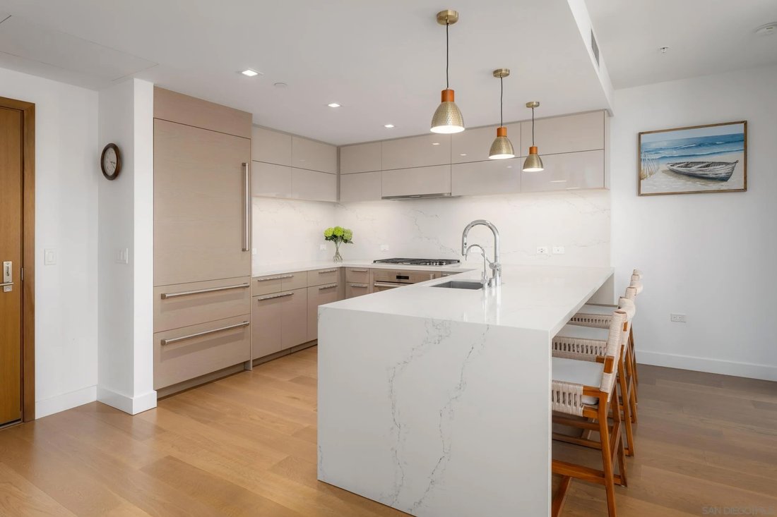 Condo in San Diego, California, United States 4 - 18392253