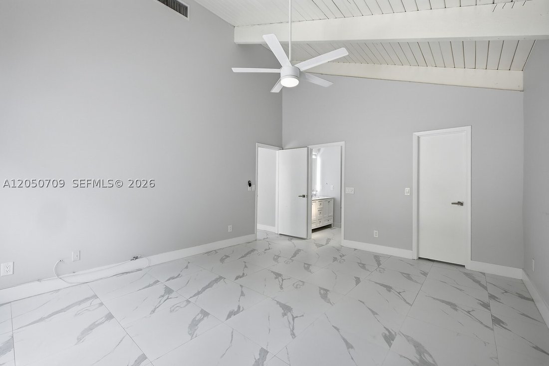 House in Hallandale Beach, Florida, United States 5 - 18396166