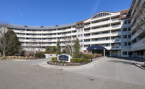 Condo in Port Washington, New York, United States 1