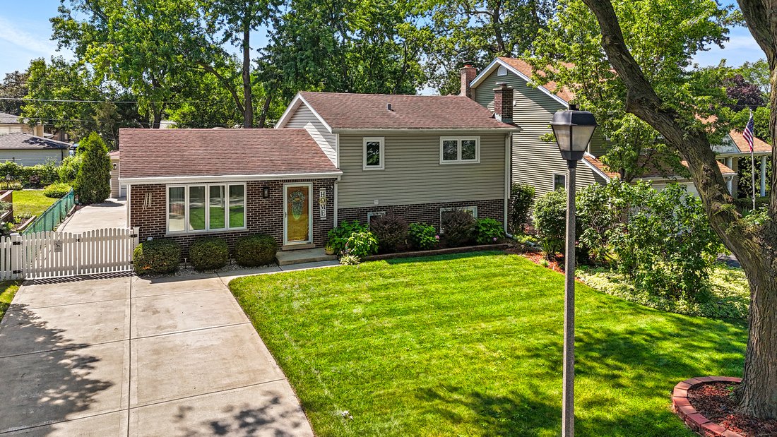 House in Elmhurst, Illinois, United States 1 - 18391670