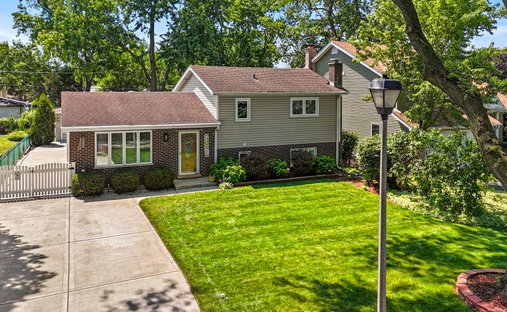 House in Elmhurst, Illinois, United States 1