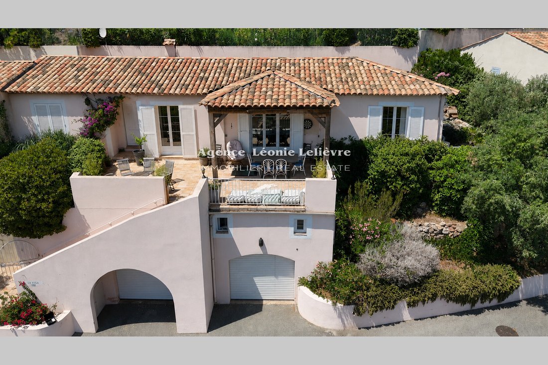 Villa in Les Issambres, Roquebrune-sur-Argens, France 1 - 17896511