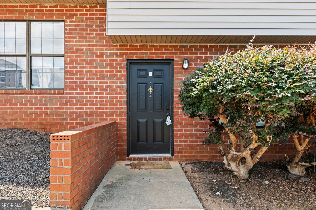 Oakwood, Georgia, United States 4 - 18395183