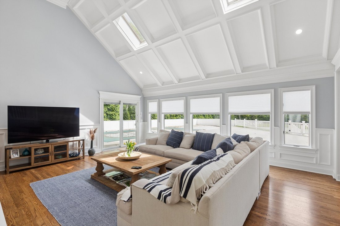 Westhampton, New York, United States 3 - 18396892