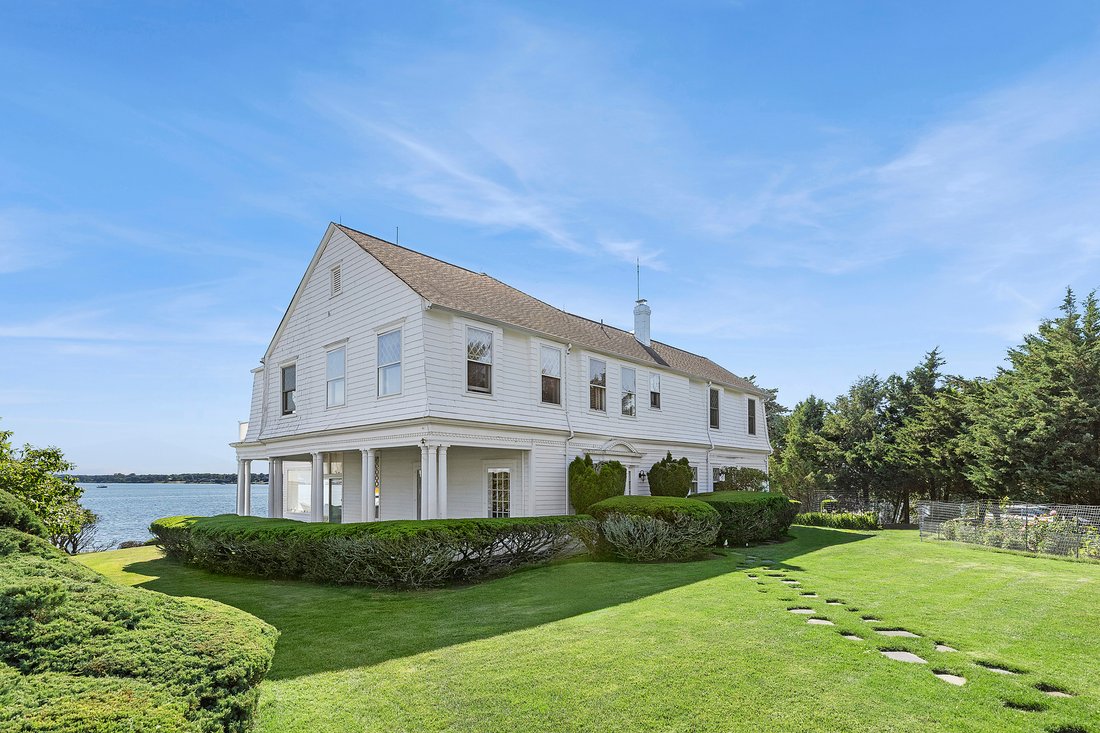 House in Hampton Bays, New York, United States 2 - 18396875