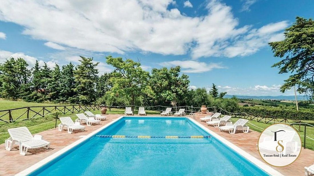Country House in Castiglione del Lago, Umbria, Italy 2 - 18397023