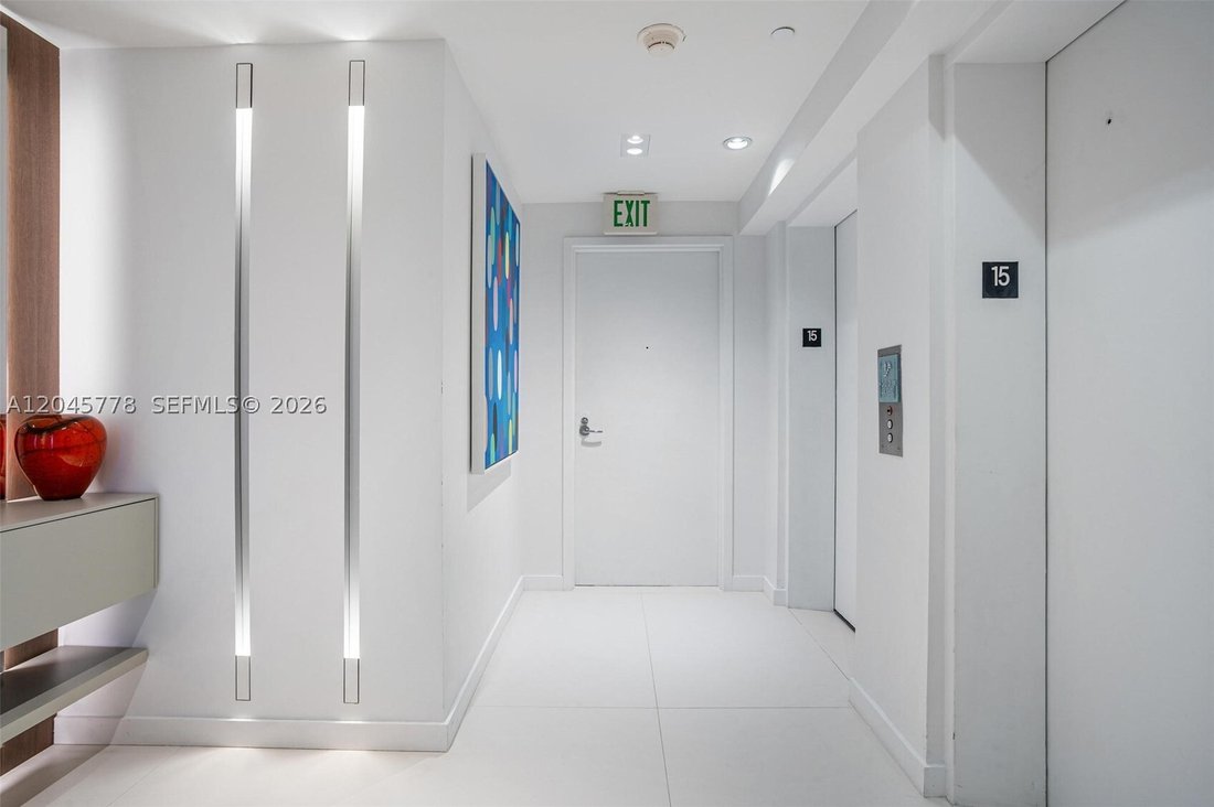 Condo in Miami Beach, Florida, United States 4 - 18391299