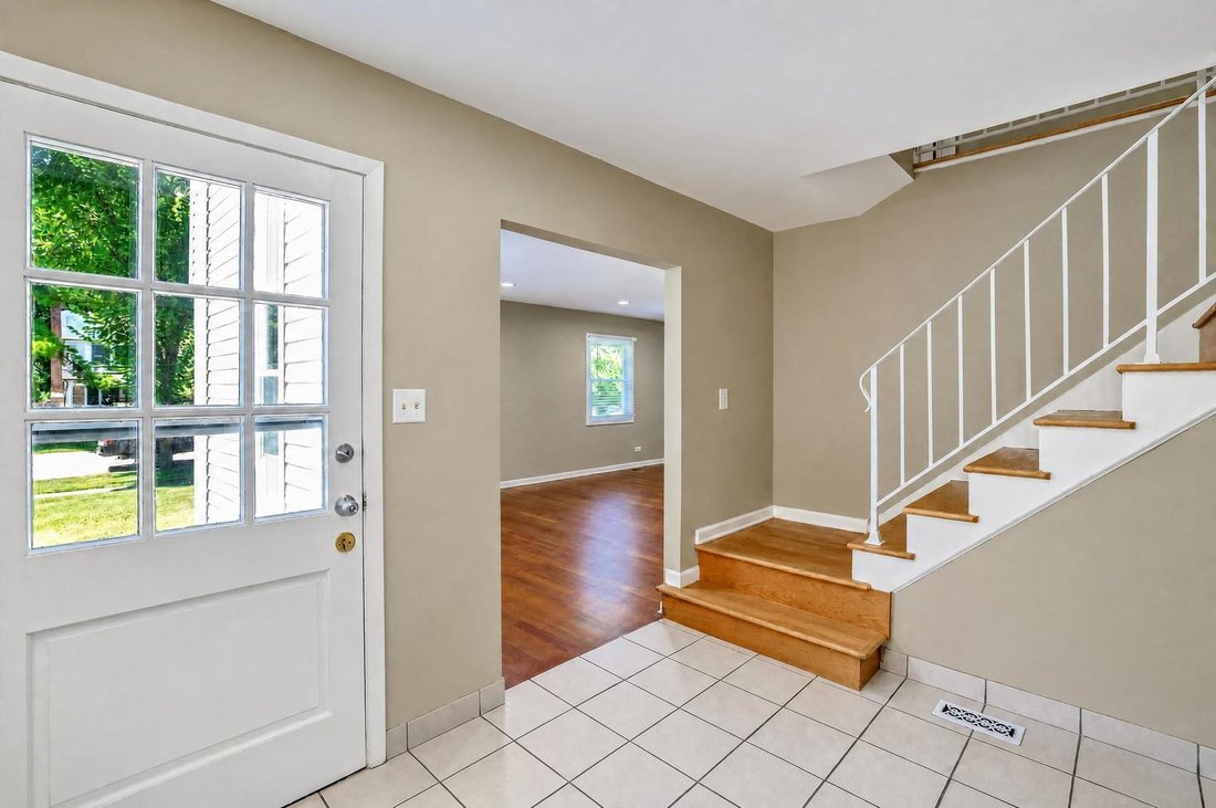 House in Buffalo Grove, Illinois, United States 4 - 18394630