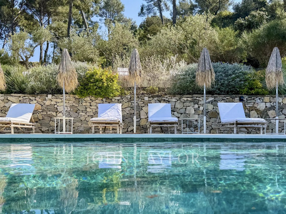 Estate in Peripherie, Cassis, France 1 - 18392007
