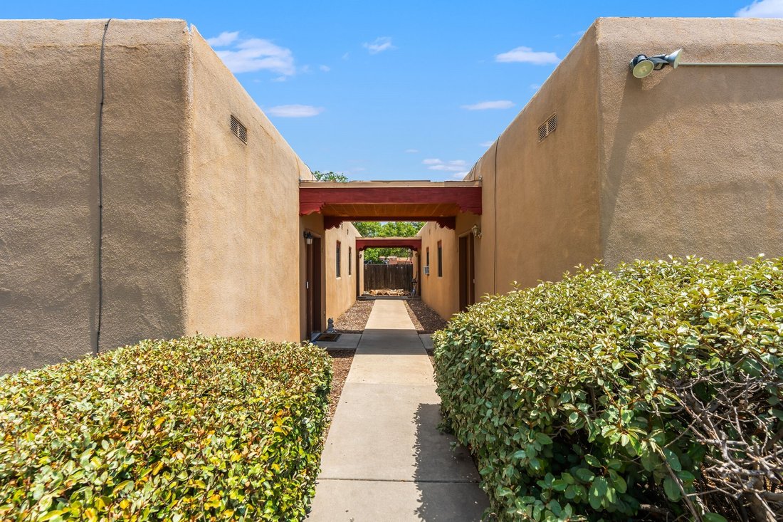 Santa Fe, New Mexico, United States 1 - 18394586