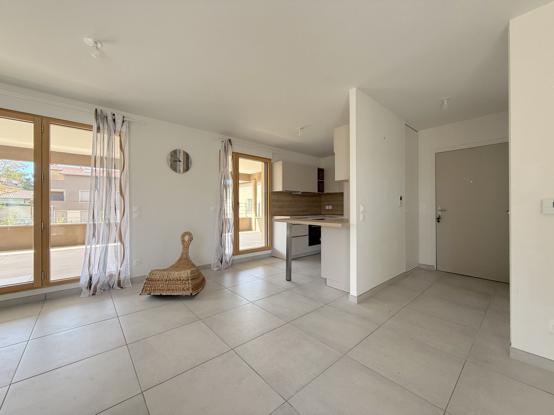 Wohnung in La Tour-de-Salvagny, Auvergne-Rhone-Alpen, Frankreich 4 - 18394926