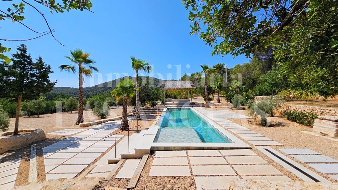 Villa in Sant Carles de Peralta, Santa Eularia des Riu, Balearic Islands 3 - 18391890
