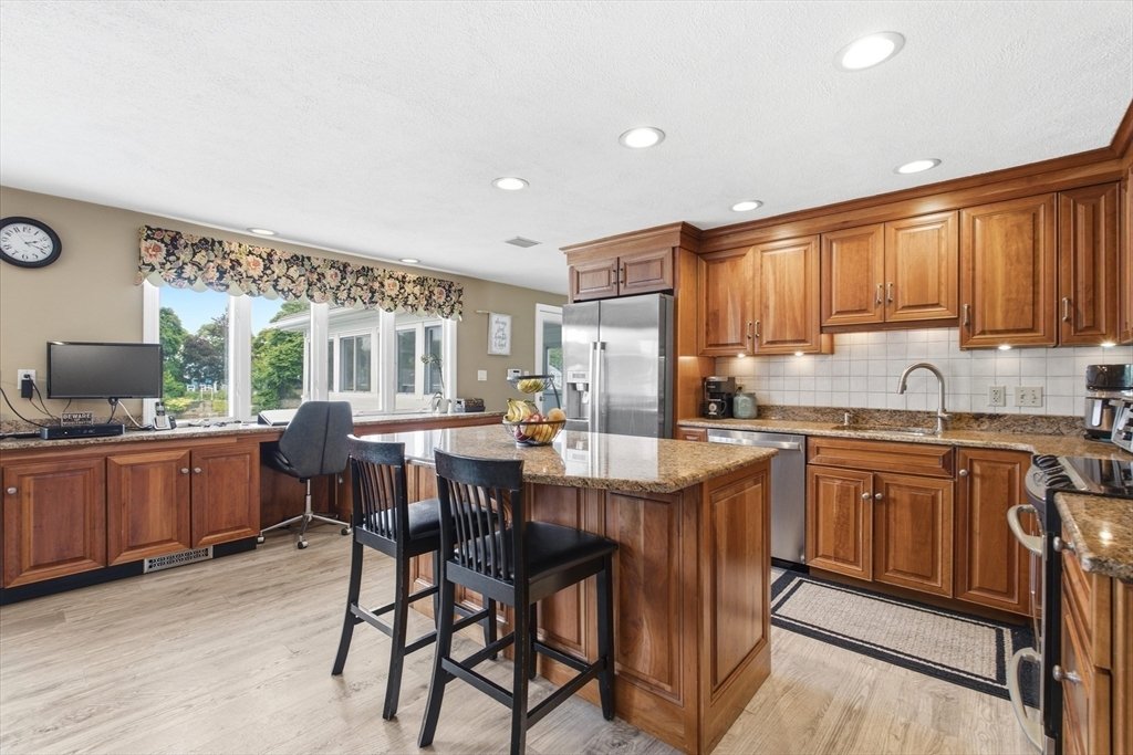 House in Lynn, Massachusetts, United States 3 - 18396638