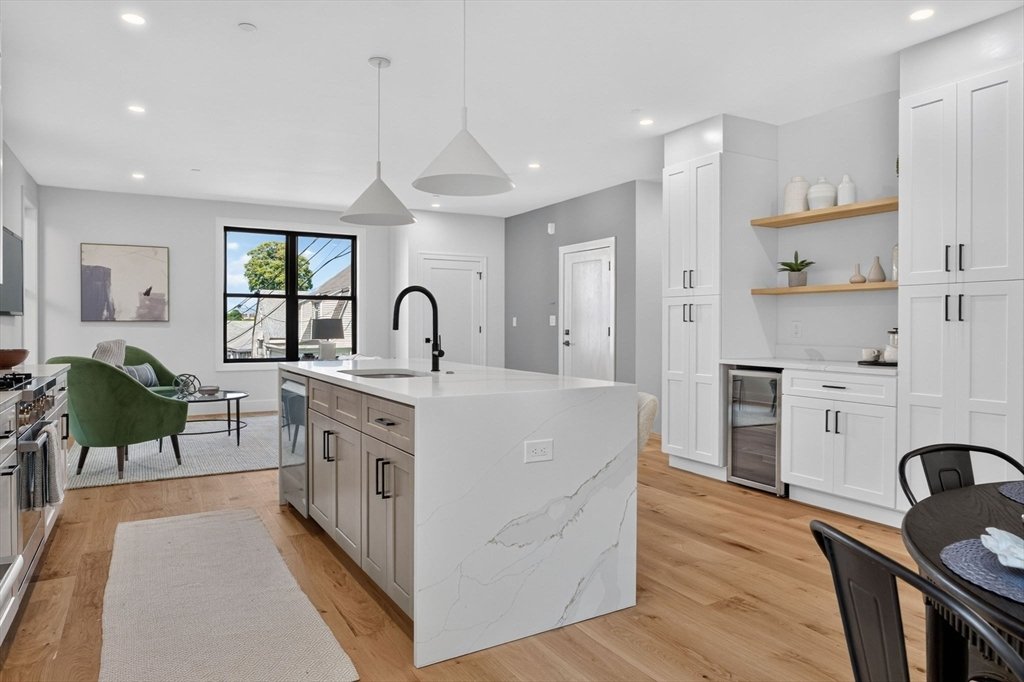 Condo in Somerville, Massachusetts, United States 4 - 18395769
