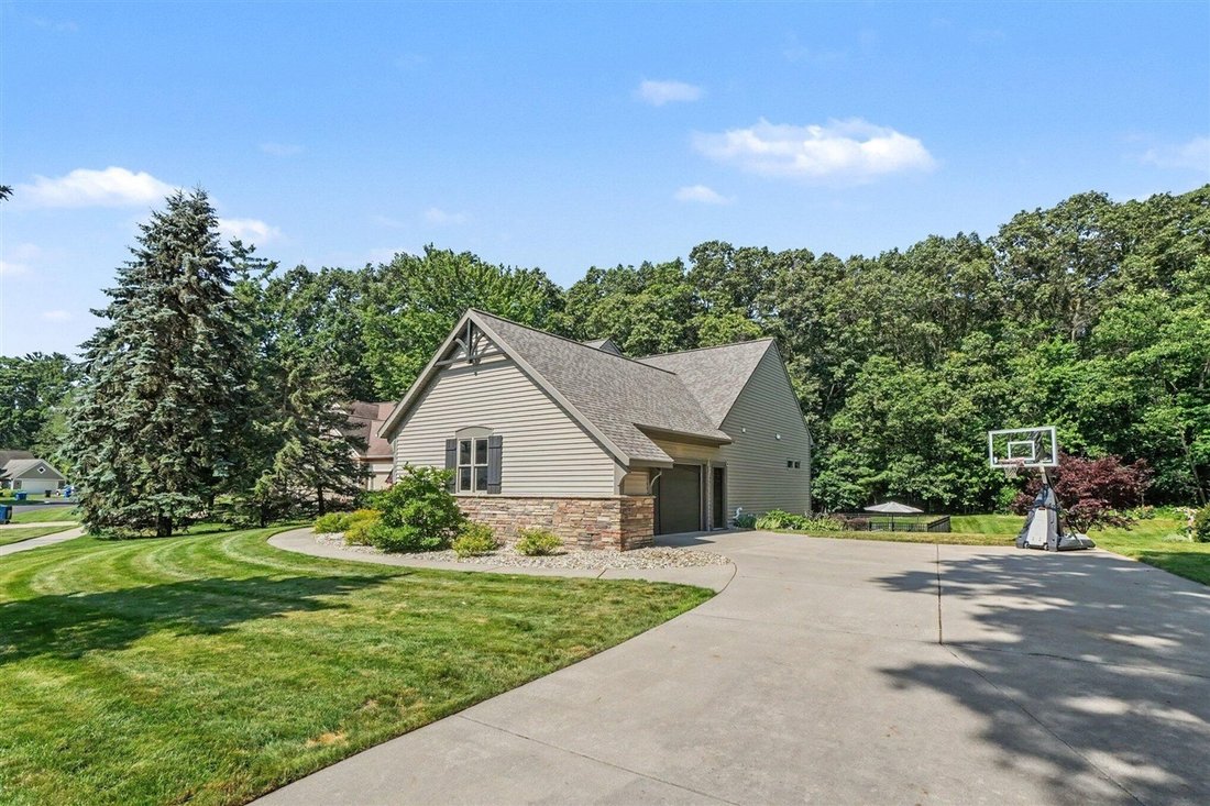 House in Fruitport Charter Township, Michigan, United States 2 - 18395990