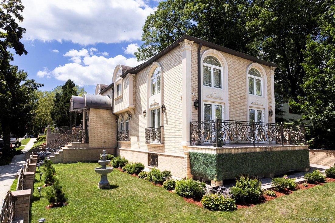 House in New York, New York, United States 2 - 18394094