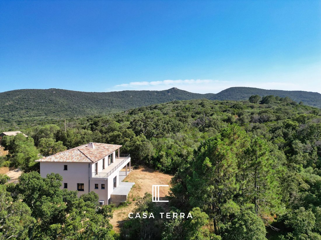 Villa in Zonza, Corsica, France 3 - 18392532