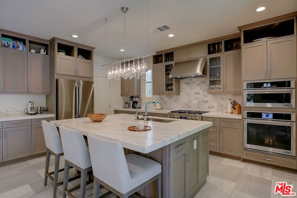 Condo in Santa Barbara, California, United States 1 - 18395417