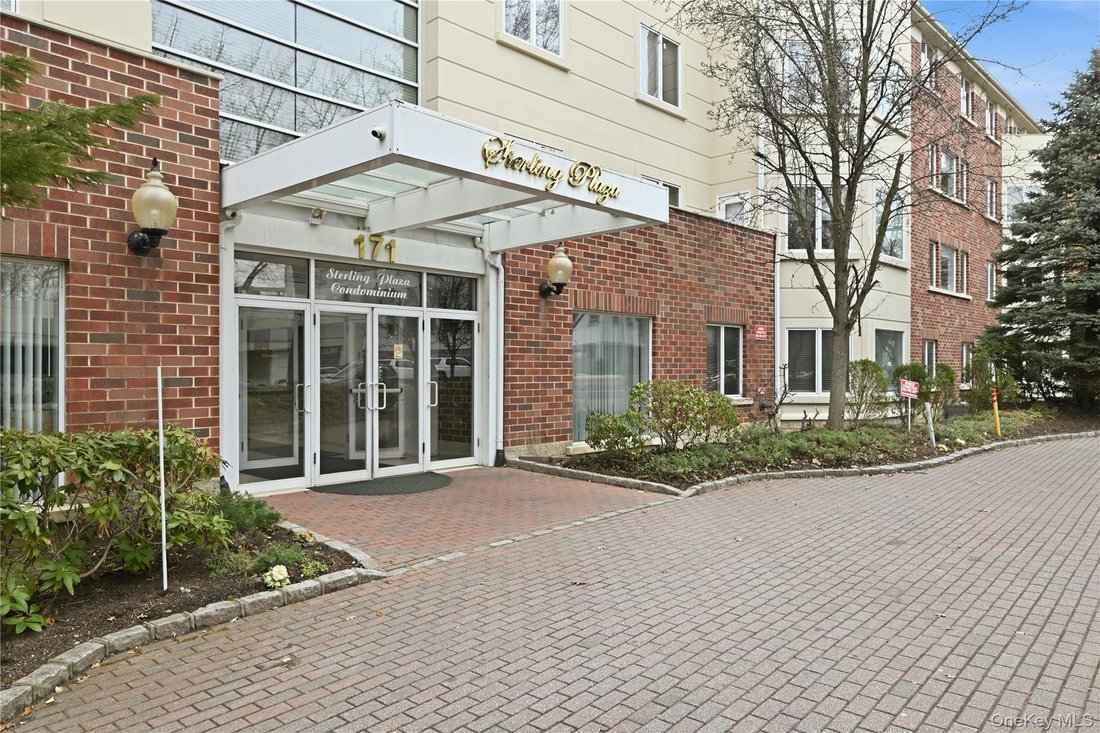 Condo in Great Neck, New York, United States 1 - 18394111
