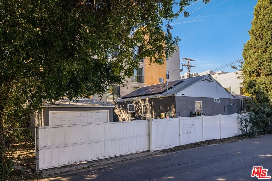 House in Los Angeles, California, United States 5 - 18396789