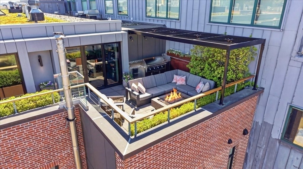 Condo in Boston, Massachusetts, United States 3 - 17889283