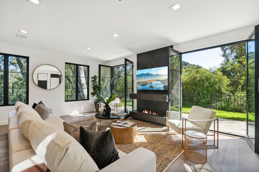 House in Los Angeles, California, United States 3 - 18393701