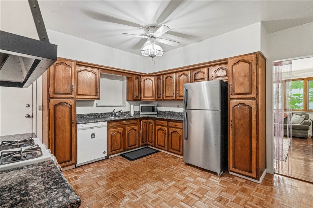 House in Pittsburgh, Pennsylvania, United States 5 - 18394077