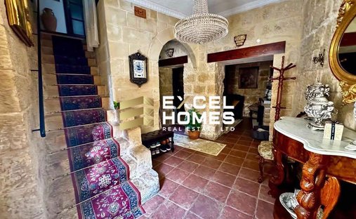 Casa a Crendi, Malta 1