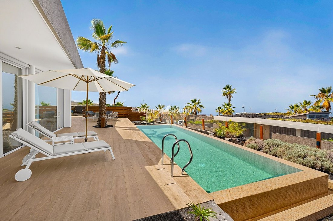 Villa in Guia de Isora, Canary Islands, Spain 2 - 18392095