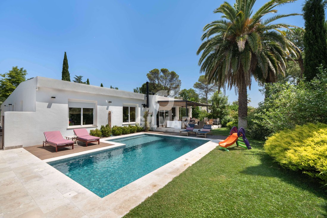 Villa in Somosaguas, Pozuelo de Alarcon, Comunidad de Madrid 3 - 18390571