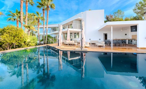 Finca en Santa Eulalia del Río, Islas Baleares, España 1