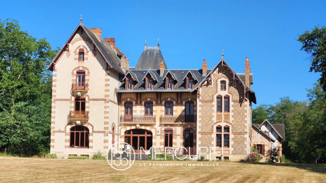 Château à Moulins, Auvergne-Rhône-Alpes, France 1 - 18392658
