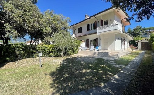 House in Pietrasanta, Tuscany, Italy 1