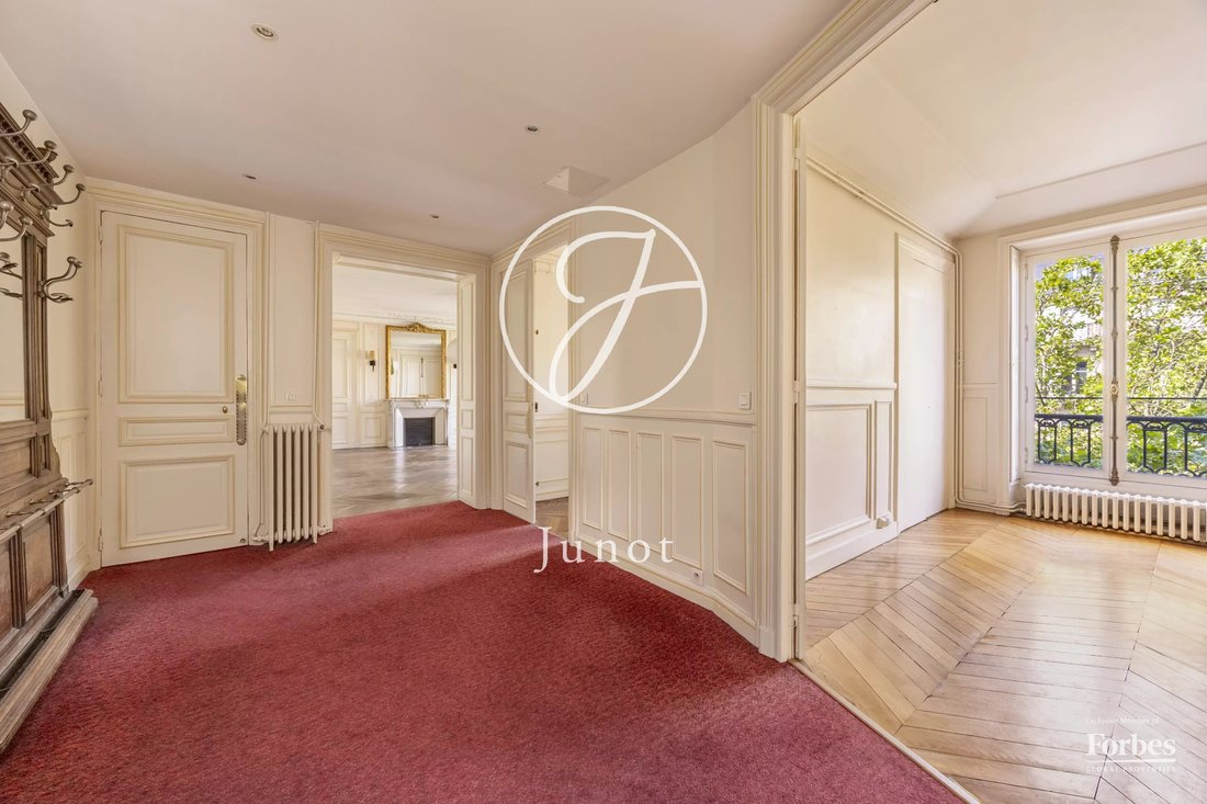 Apartment in Elysées-Madeleine, Paris 8e Arrondissement, Paris 3 - 18393242