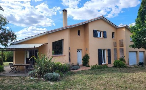 House in Sainte-Foy-d'Aigrefeuille, Occitania, France 1