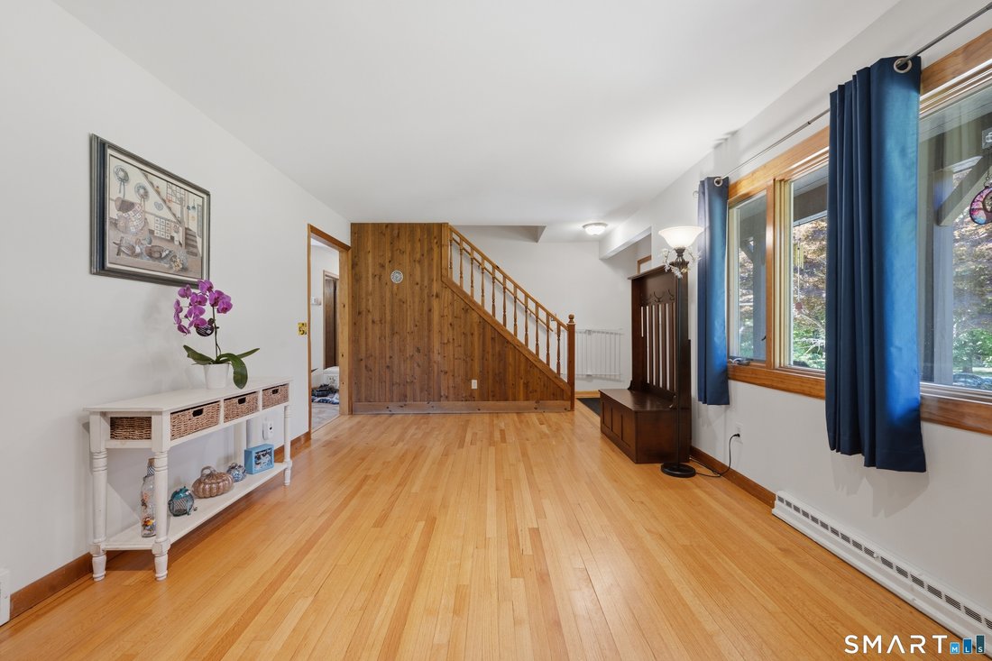 House in Shelton, Connecticut, United States 5 - 18390482