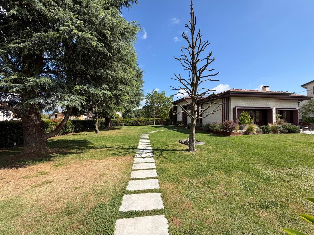 Villa in Historic Center, Lucca, Tuscany 2 - 18390735