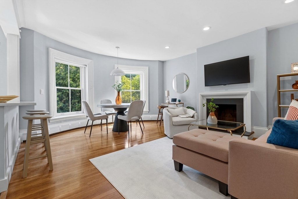 Condo in Boston, Massachusetts, United States 1 - 18395731