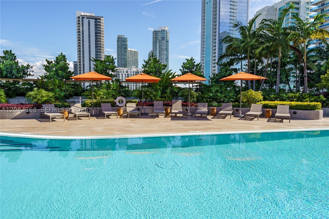 Condo in Miami, Florida, United States 4 - 18396123