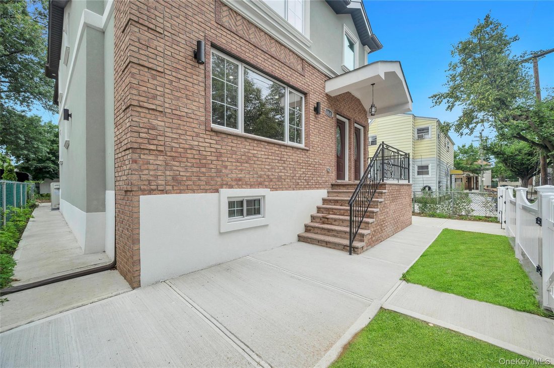House in New York, New York, United States 4 - 18365271