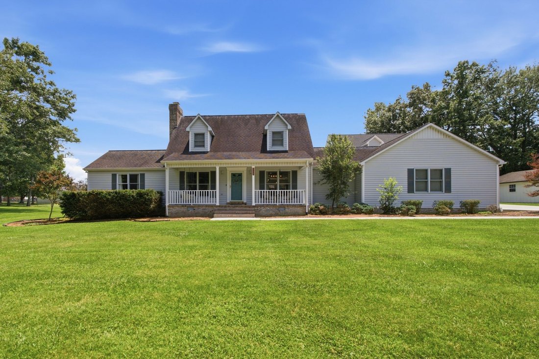 House in Manchester, Tennessee, United States 4 - 18396512