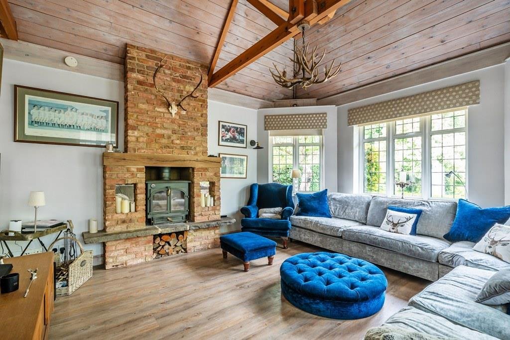 House in Hawks Hill, Fetcham, England 2 - 18394204
