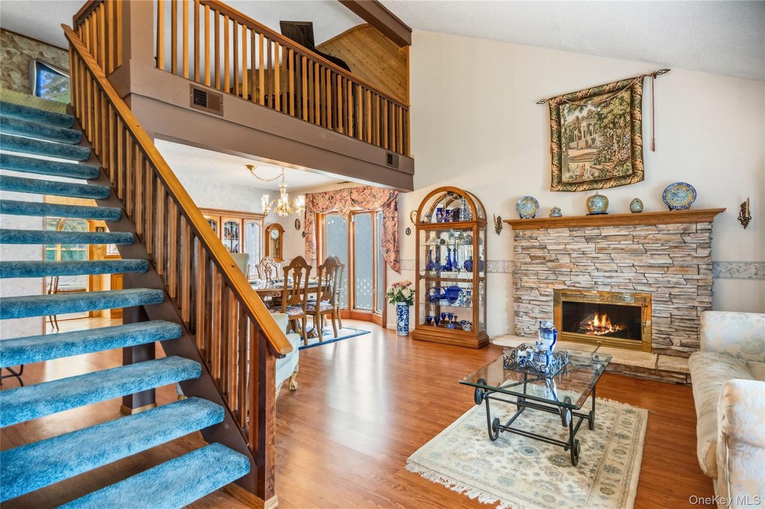 House in Holbrook, New York, United States 4 - 18396810