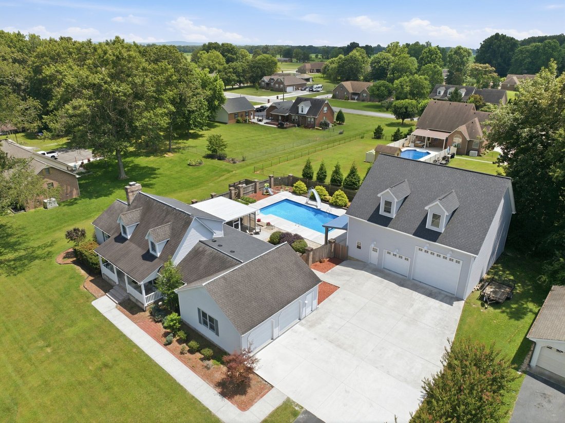 House in Manchester, Tennessee, United States 2 - 18396512