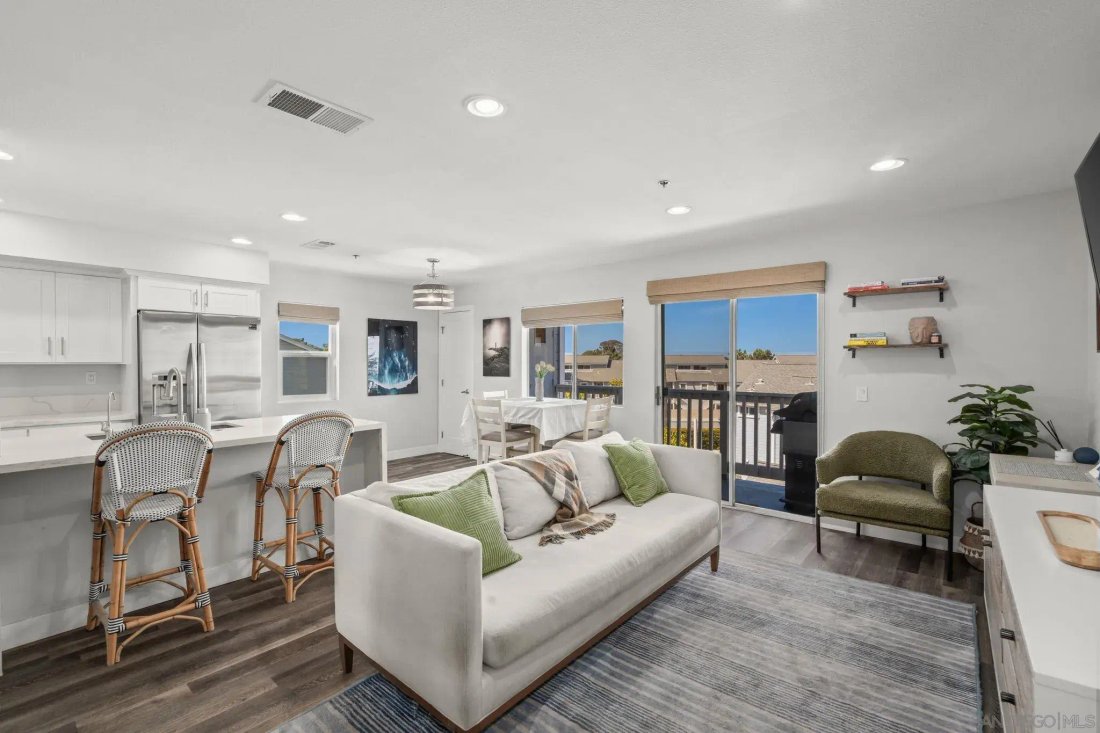 Condo in Encinitas, California, United States 1 - 18396792