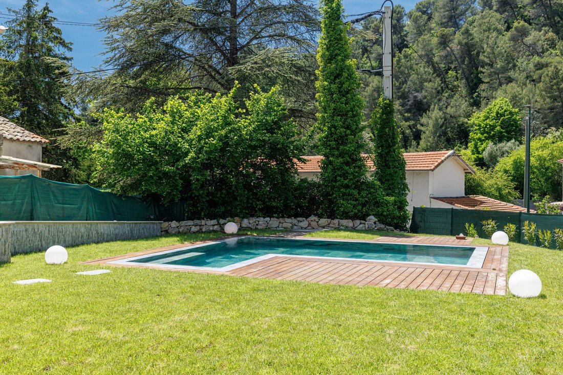 House in Tourrette-Levens, Provence-Alpes-Côte d'Azur, France 2 - 18389833