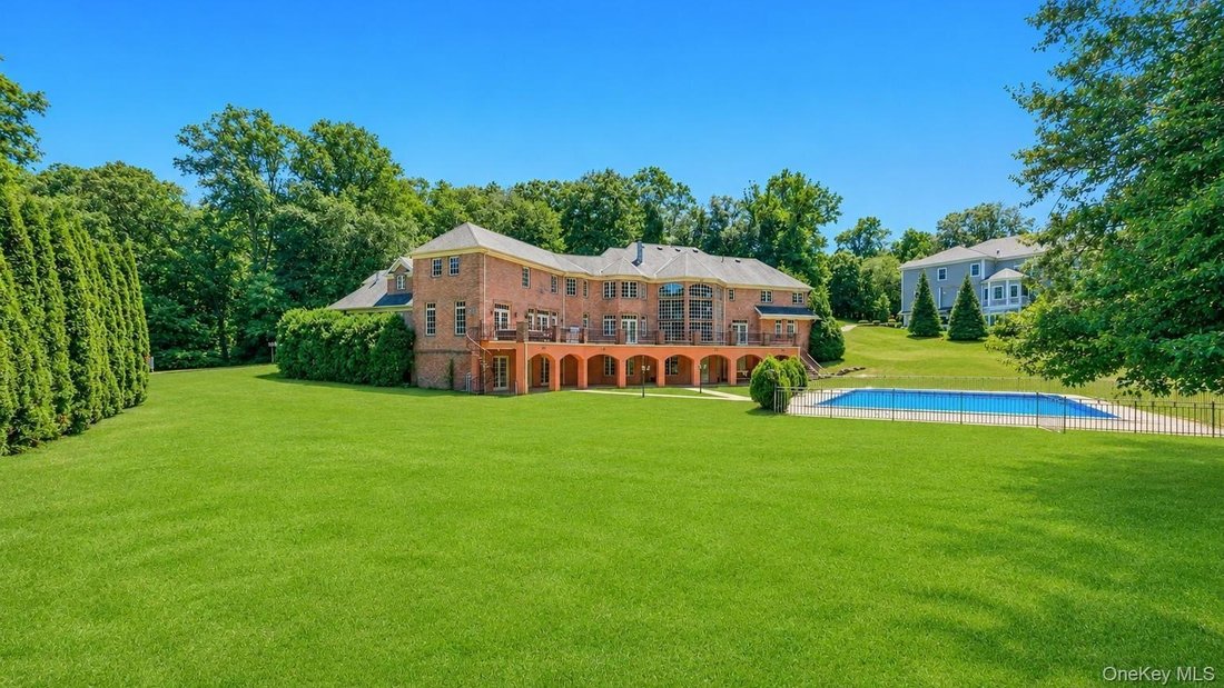 House in Locust Valley, New York, United States 5 - 18397660